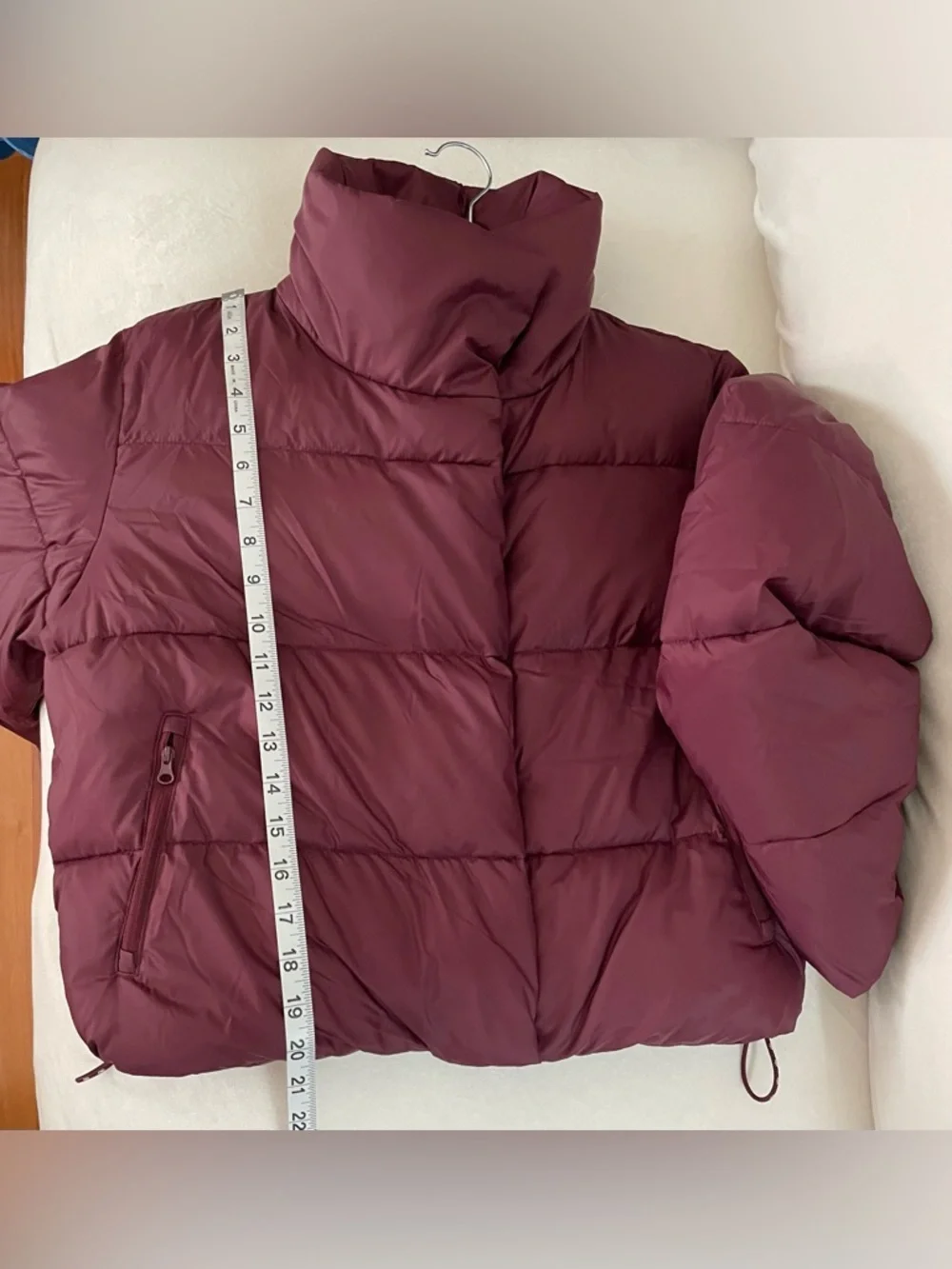 ALO Yoga NWT Gold Rush Puffer Jacket Burgundy with Zipper pockets Size S